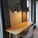 Stunning 3 Bedroom Townhouse In The Heart Of City