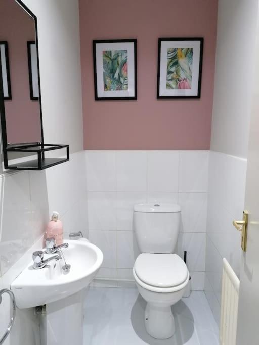 Hébergement de vacances Stunning 3 Bedroom Townhouse In The Heart Of