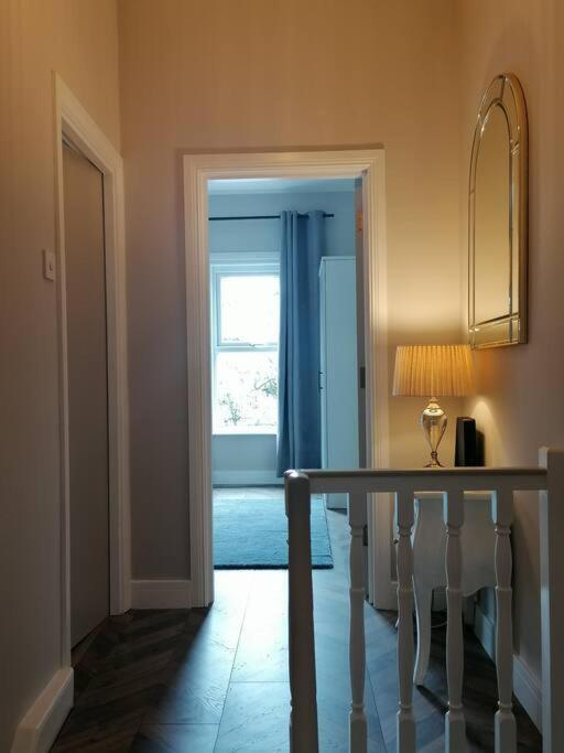 Stunning 3 Bedroom Townhouse In The Heart Of *