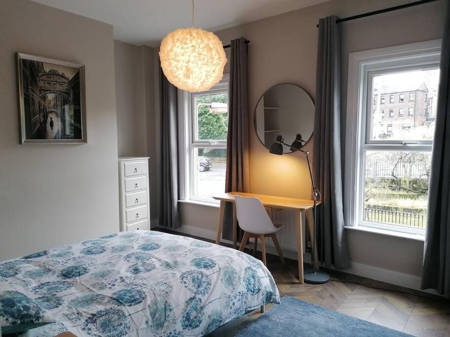 Stunning 3 Bedroom Townhouse In The Heart Of