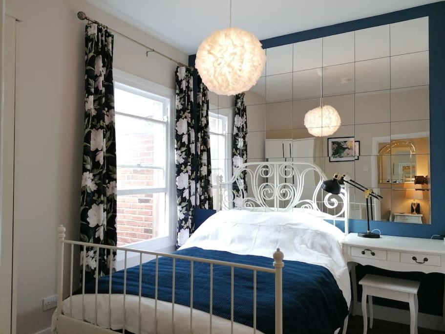 Stunning 3 Bedroom Townhouse In The Heart Of