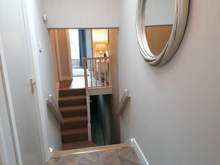 Hébergement de vacances Stunning 3 Bedroom Townhouse In The Heart Of *